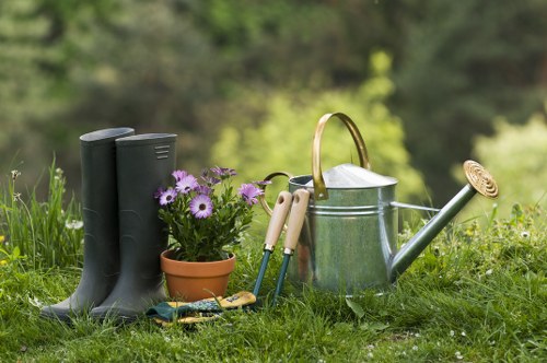 Complaint procedure for a gardening service beginning with a review step